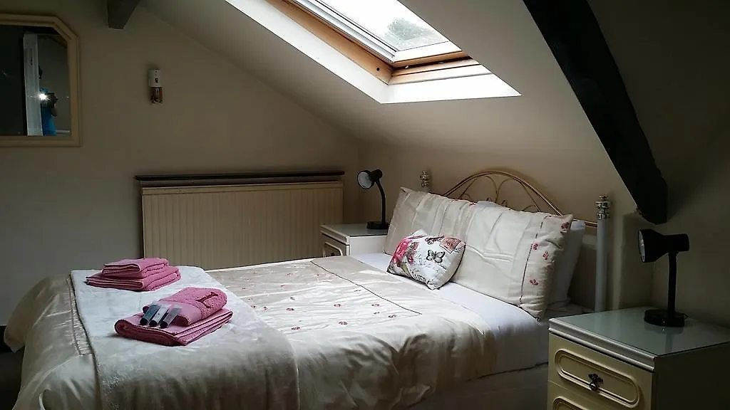 Lindores Bed And Breakfast Brighouse Bed & Breakfast