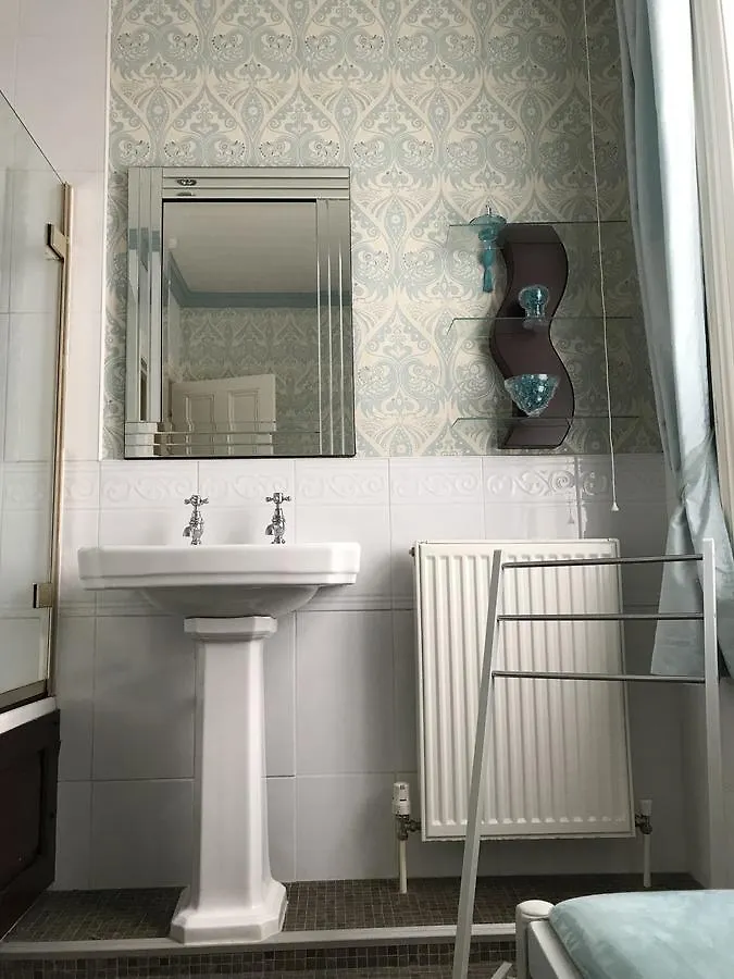 Bed & Breakfast Lindores Bed And Breakfast Brighouse