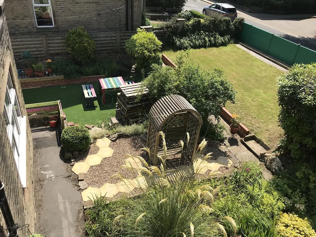 Lindores Bed And Breakfast Brighouse Bed & Breakfast