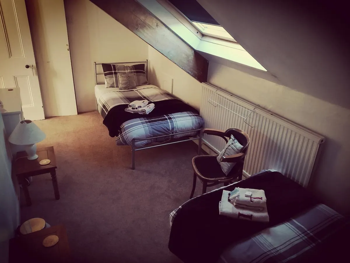 Lindores Bed And Breakfast Brighouse 3*,