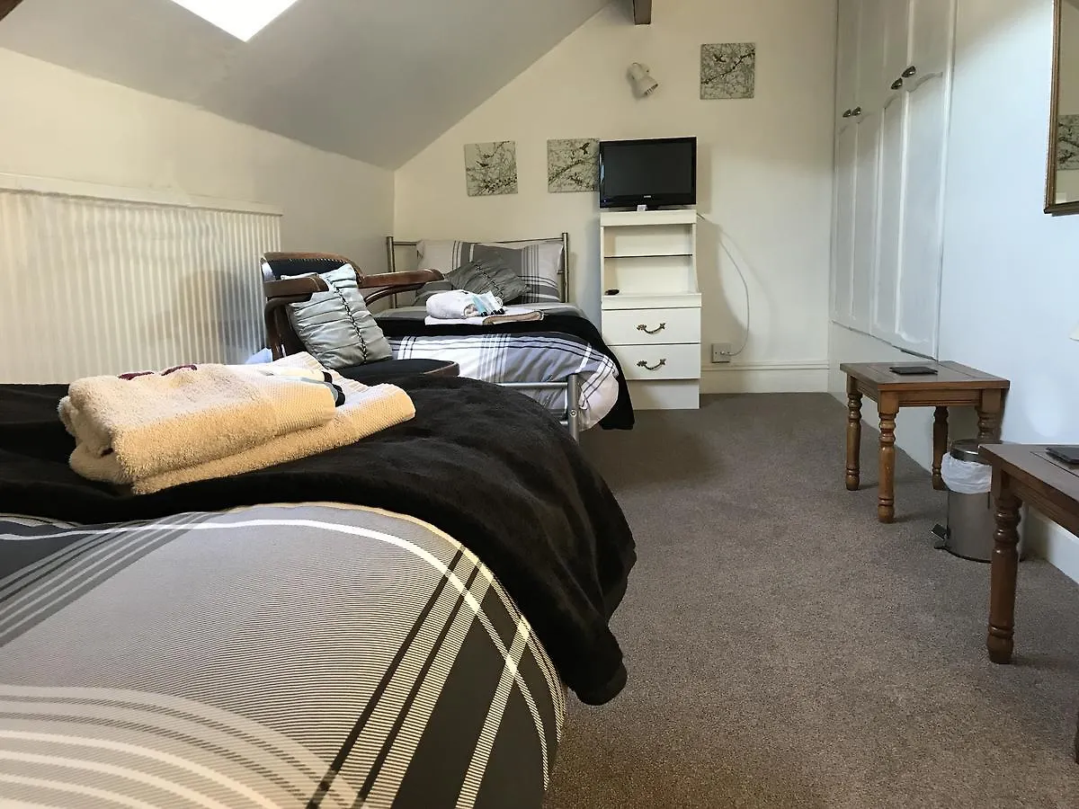 Lindores Bed And Breakfast Brighouse Bed & Breakfast