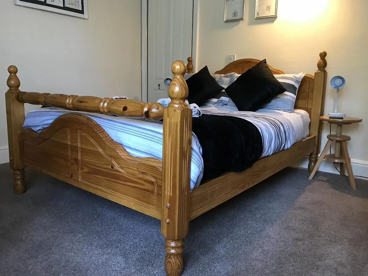 Lindores Bed And Breakfast Brighouse Bed & Breakfast