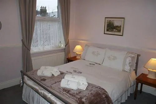 Lindores Bed And Breakfast Brighouse